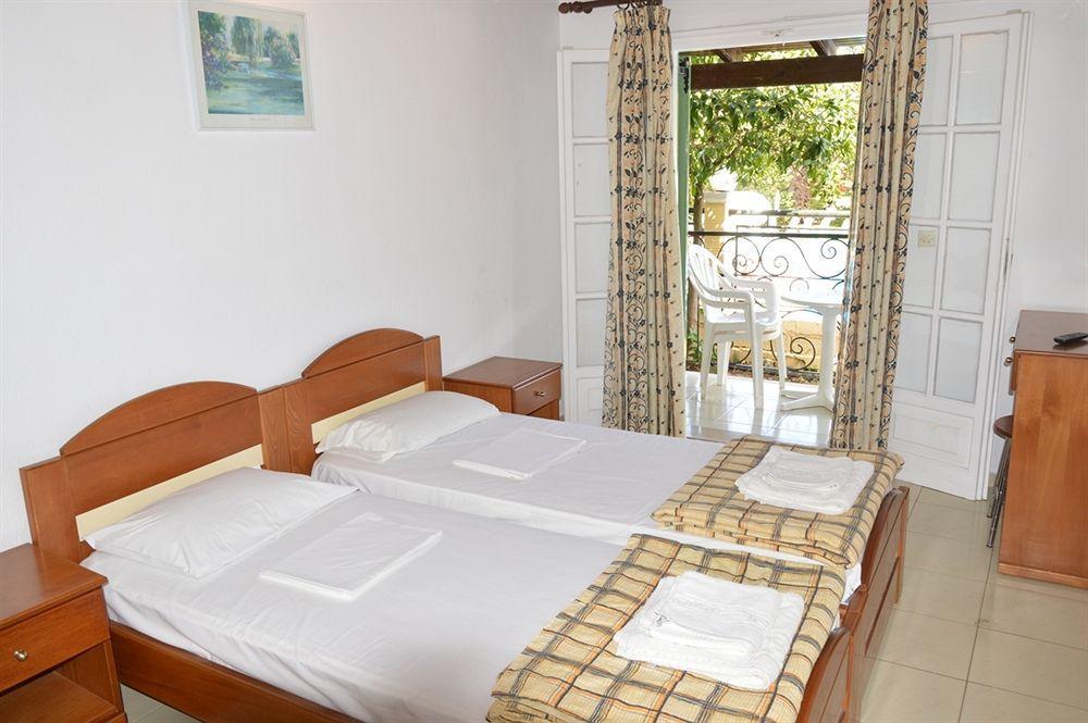 Philippos Hotel Кассиопи Экстерьер фото